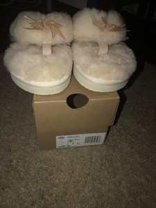 UGG Women's Fluff Flip Flop III Slip on Slipper Ivory Color Size 7W NWB | eBay