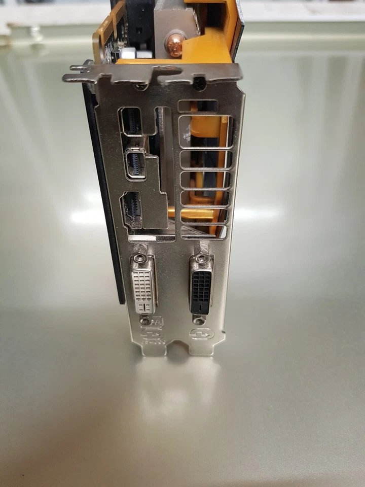 AMD Sapphire Toxic R9 280X Graphics Card - Image 4 of 4