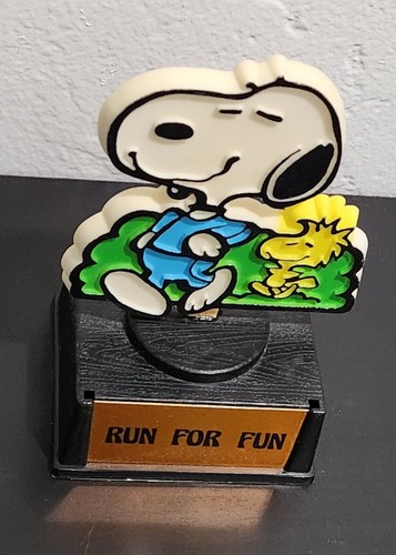 AVIVA SNOOPY & WOODSTOCK 1965 DE COLECCIÓN - CORRE POR DIVERSIÓN - TROFEO - Imagen 2 de 5