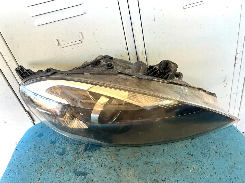 OEM 2014 VOLVO V40, M-SERIES, RIGHT HID XENON HEADLIGHT/ HEADLAMP, ABL TYPE - image 3 of 4