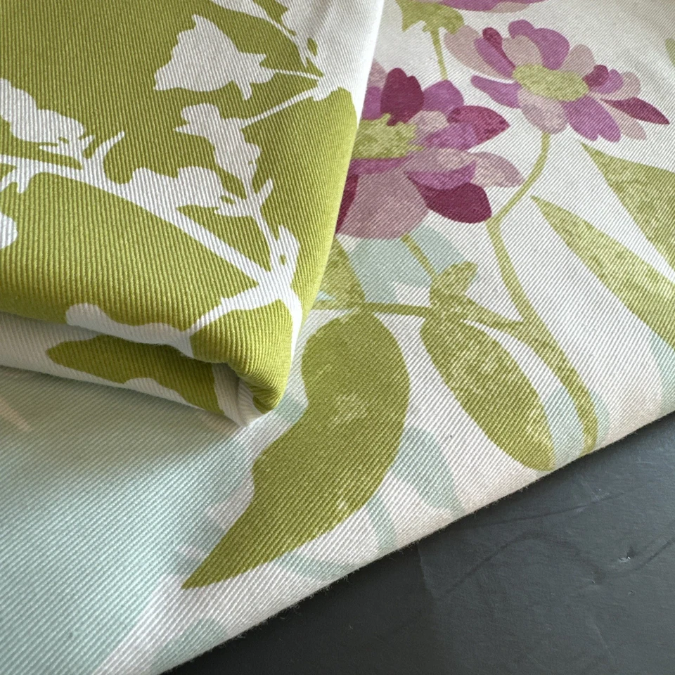 Cortina de Ducha Domain Floral Prado Algodón 72x72 Verde Lima Blanco Fucsia Foto 3 de 4