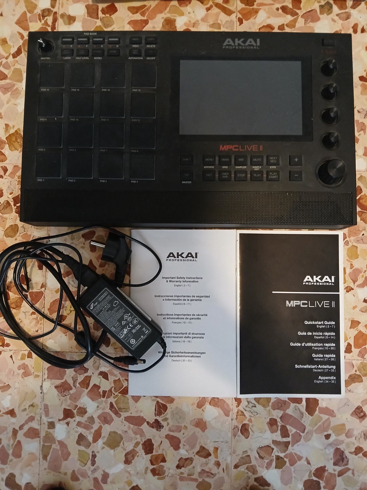 Akai MPC Live 2 + KORG wavestate