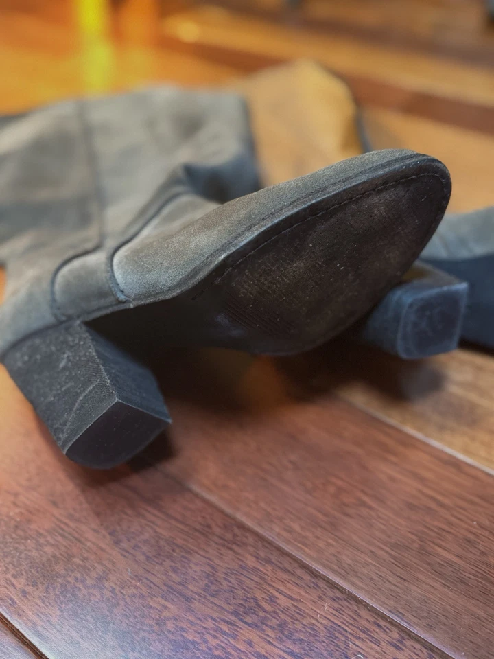 Botas Frye para mujer con cremallera hasta la rodilla (gris) gamuza talla 6,5 tacones 3 pulgadas  Foto 3 de 4