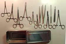 Instruments chirurgie : lot de 12 + boite, occasion