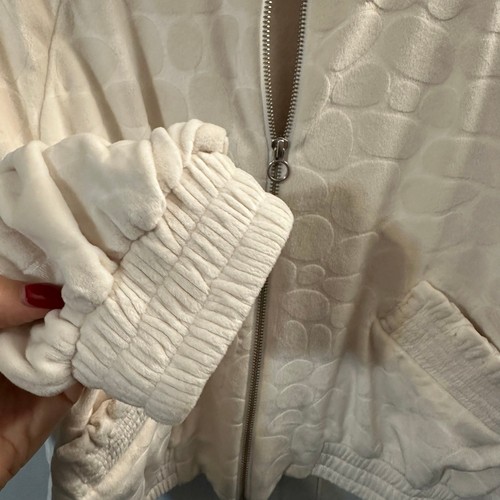 ALEXIS Perkins Women's White Velour Oversized Embossed Bomber Jacket Size XS - Picture 4 of 8