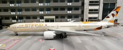 Etihad Boeing B777-300ER A6-ETH AVIATION400 1/400. BRANDNEU 