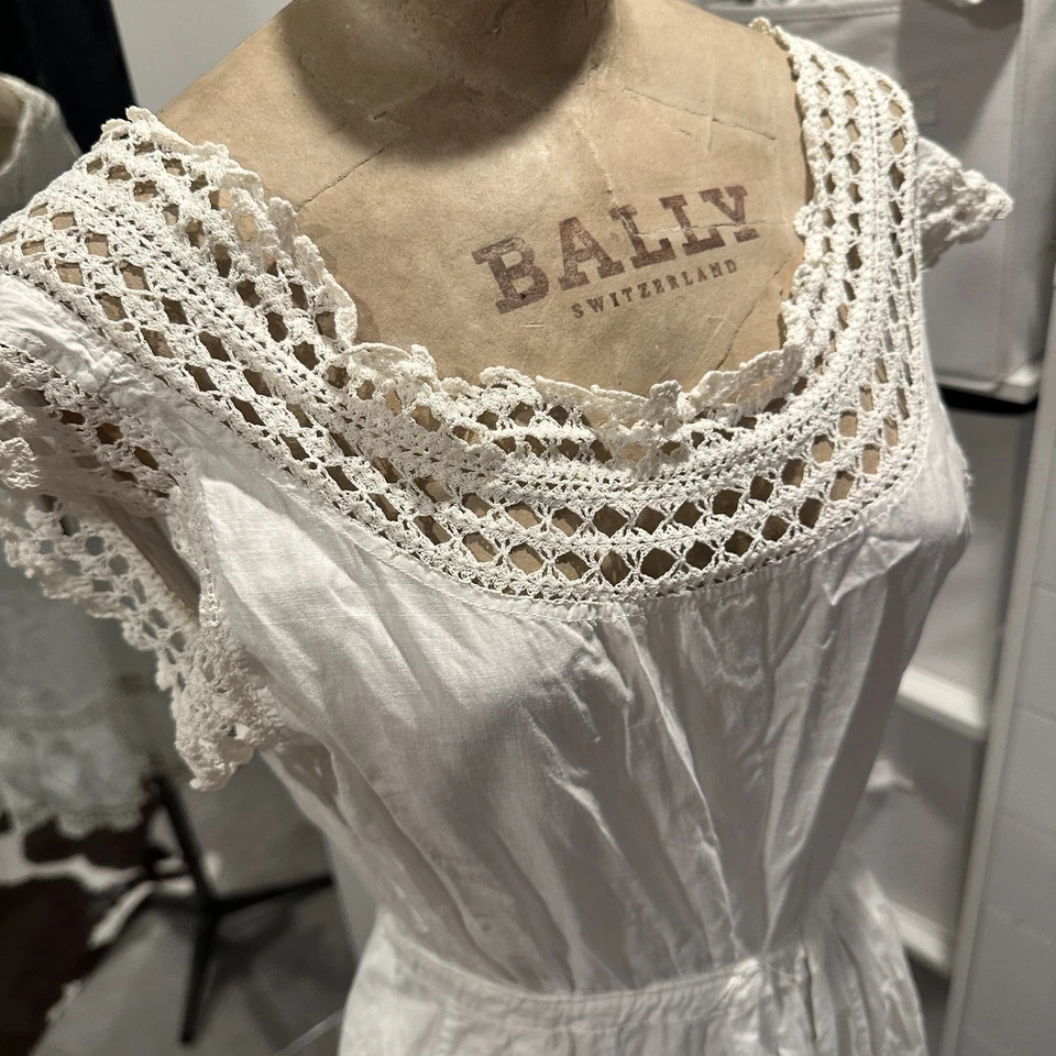 Vestido eduardiano antiguo blanco de encaje de ganchillo de algodón Foto 2 de 4