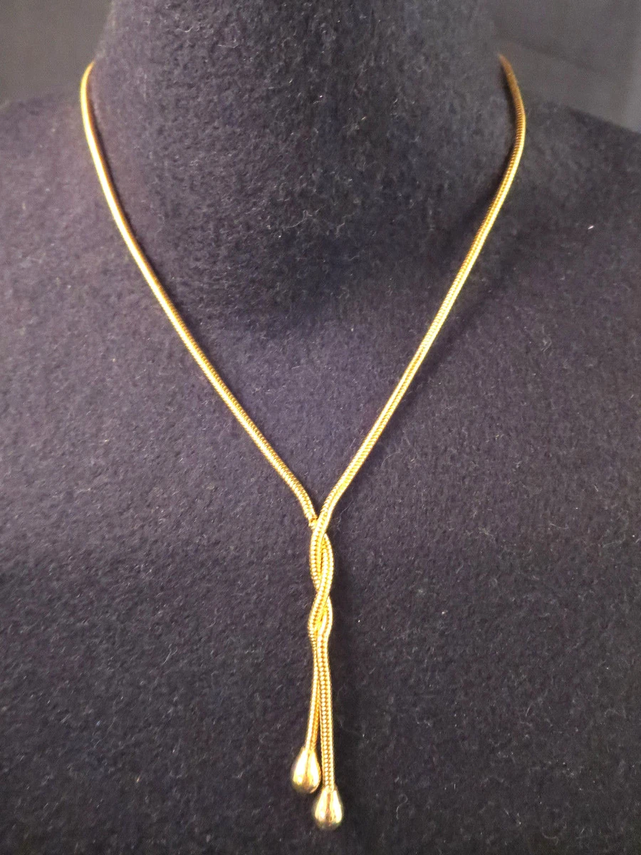 Necklace with long hotsell chain in front