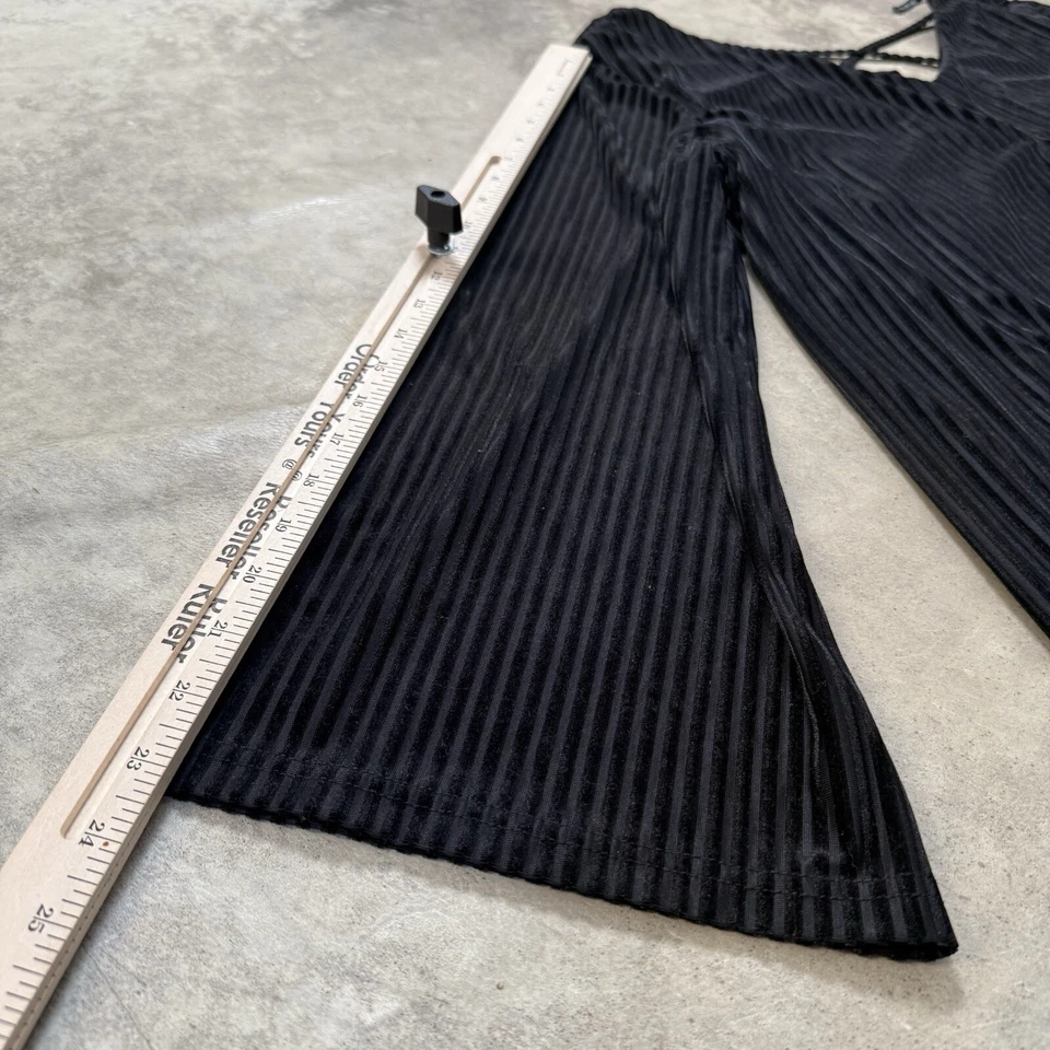 Mini Vestido Nina Leonard Para Mujer Talla 2X Negro Imitación Terciopelo Plisado Manga Acampanada Foto 3 de 4