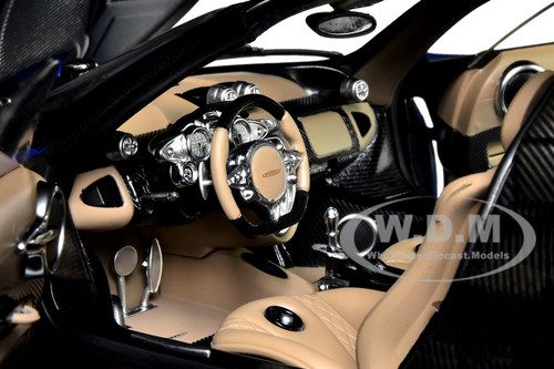 PAGANI HUAYRA ROADSTER BLUE TRICOLORE CARBON FIBER 1/18 MODEL CAR AUTOART 78286 - Picture 4 of 8