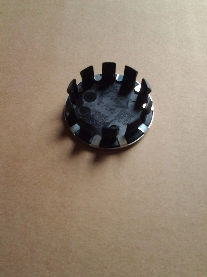 Pontiac G5 2007-2010 2009-2010 Vibe tapa central rueda 20835338 Foto 2 de 3