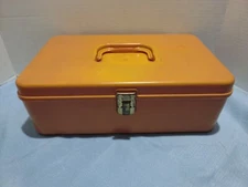 VTG Wil Hold Yellow Plastic Sewing Box Wavy Pattern with 38 Spools USA 13"