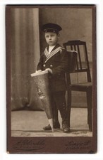 Fotografie A. Blaschke, Leipzig, junger Knabe im Matrosenanzug mit Zuckertüte u 