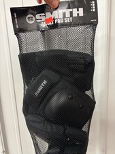 Smith adult knee elbow pads wrist guards XL roller skate blades skateboarding