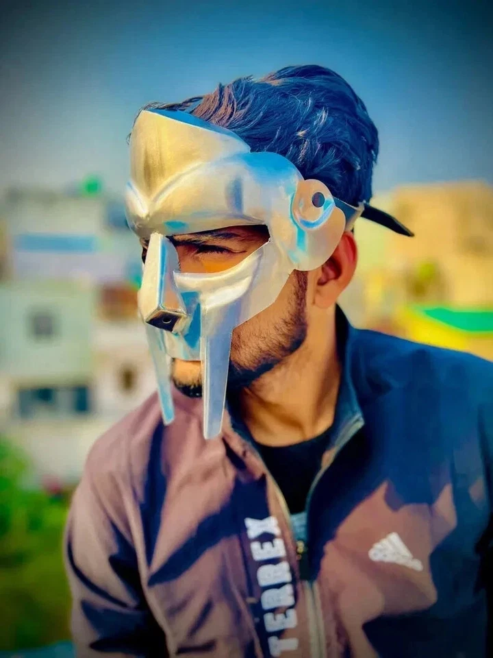 Máscara de Gladiador Hecha a Mano - Villano Acero Suave Cara Armadura Homenaje Disfraz de Halloween Foto 2 de 3