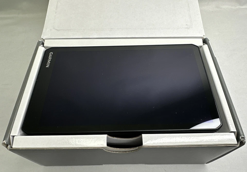 Garmin dezlCam OTR725 7" GPS Truck Navigator with Built-in Dash Cam - NEW OPEN! - Image 4 of 4