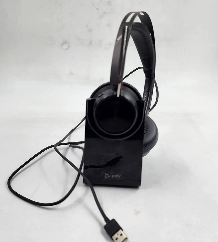 Plantronics Poly Voyager Focus 2 UC Stereo Noise-Canceling On-Ear Headset Black - Image 3 of 4