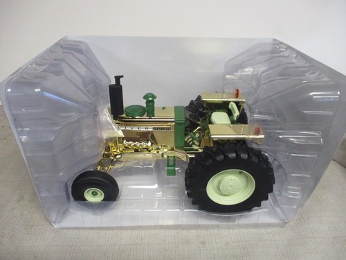 Custom Gold Oliver Model 2255 Toy Tractor, 1/16 Scale - Picture 2 of 7