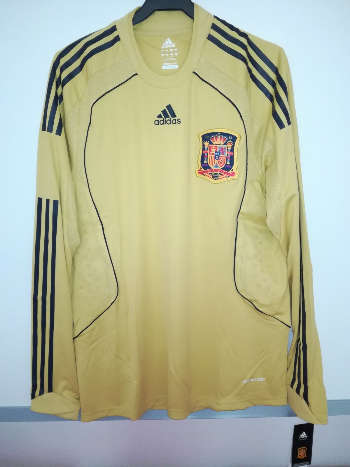 ADIDAS vtg España 2008 EURO BNWT new soccer vintage camiseta Spain shirt maillot ADIDAS vtg España 2008 EURO BNWT new soccer vintage camiseta Spain shirt maillot