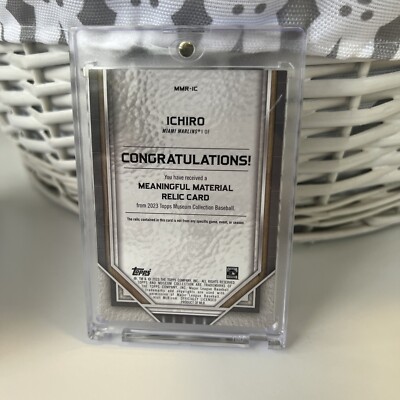 Ichiro Suzuki 2023 Topps Museum Collection Meaningful Material