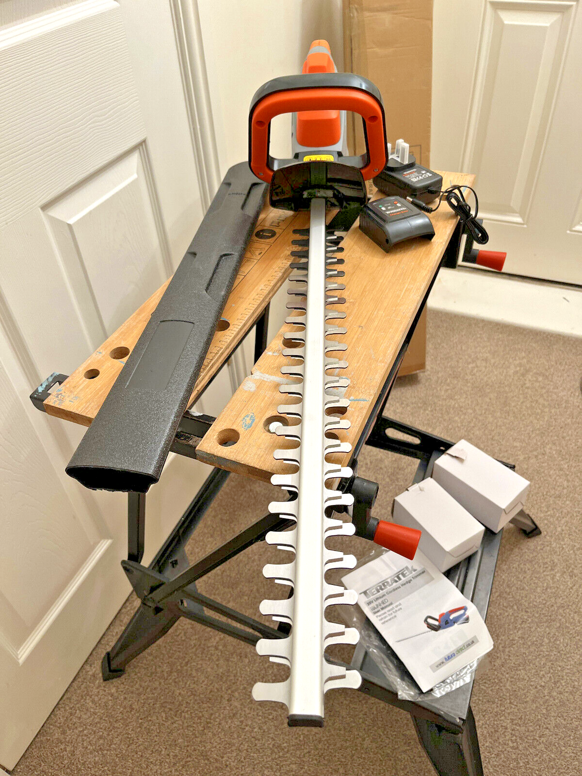 Terratek TBUNHED 20V Hedge Trimmer with 1 x Battery & Charger eBay