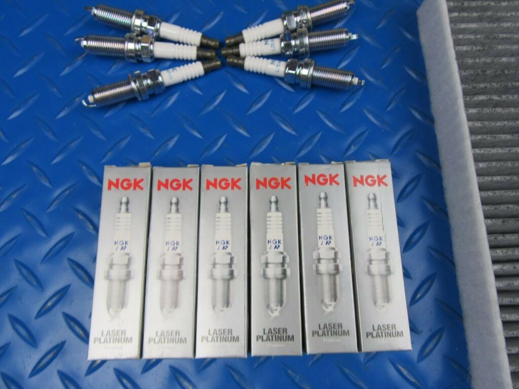 Maserati Ghibli  plugs oil air cabin filter wiper blades service kit #7054