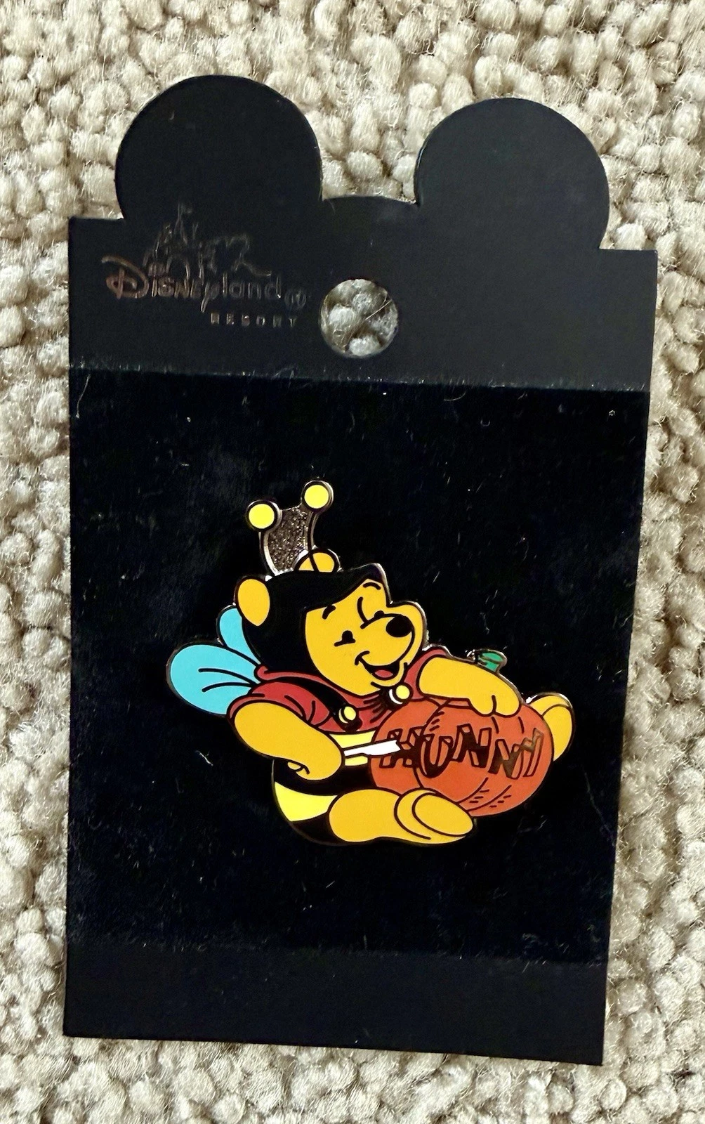 Disney’s Pooh Carving Halloween Pumpkin LE pin