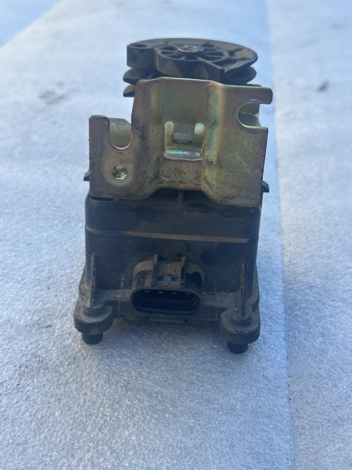 Actuador de control de crucero Toyota Avalon 2000 2001 2002 2003 2004 88002-07030 Foto 3 de 4