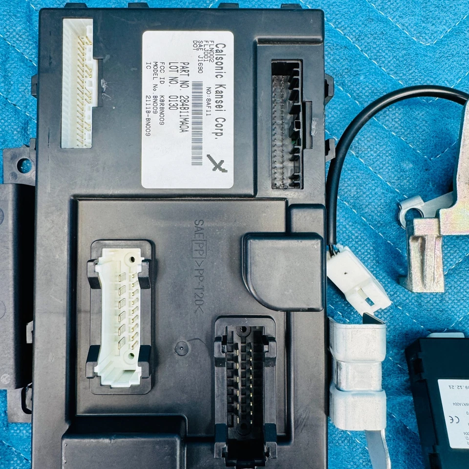 2011–2013 Infiniti M56 Immobilizer ECU BCM Key Set w/ Ignition Lock & Start/Stop - Image 3 of 4