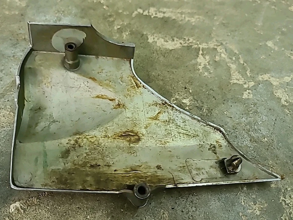 Cubierta lateral basculante OEM Honda Shadow 1985-1986 VT1100 11341-MG8-000 clavija adjunta Foto 4 de 4