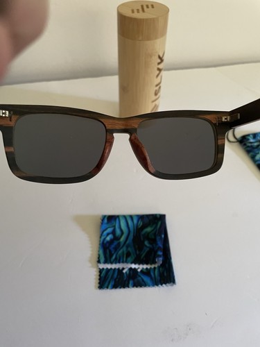 Occhiali da sole SLYK Shades in legno specchiati con custodia in bambù, manicotto e panno per lenti - Foto 7 di 16