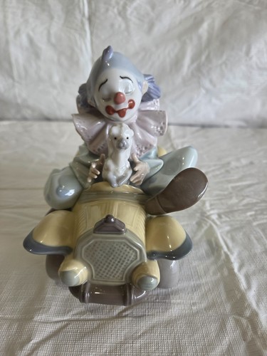 Lladro Circus and Clowns Trip To The Circus Figurine Piece Number 8136