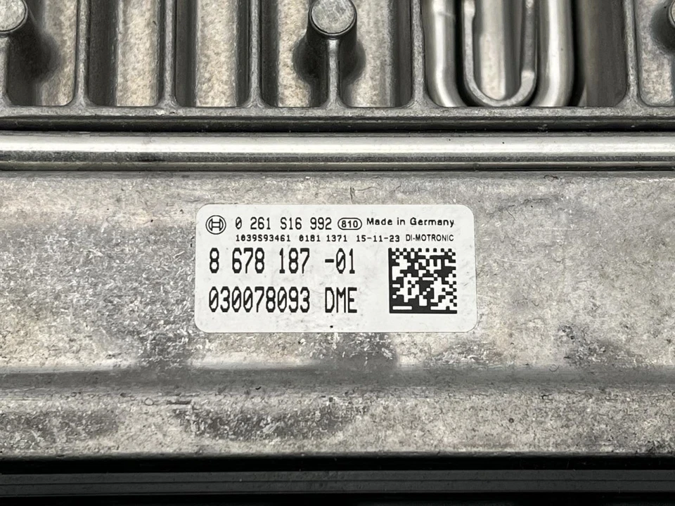 BMW 750i 2016-2019 motor derecho caja cerebral 4,4 L a AWD 72 k -xDrive- 64946 Foto 2 de 4