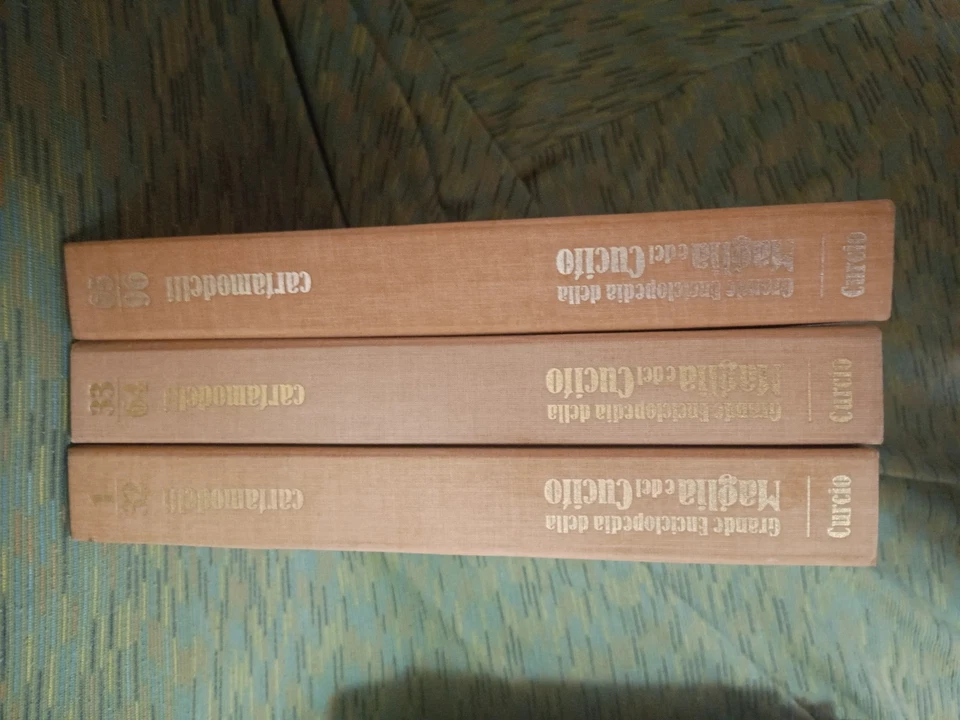 Grande Enciclopedia Della Maglia E Del Cucito - Immagine 2 di 3