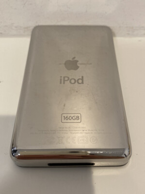 Apple iPod classic 6th Generation Black (160 GB) Good Condition