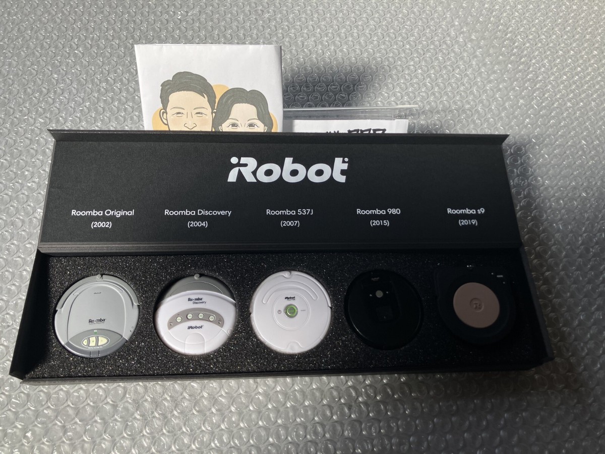 iRobot 30周年記念品／ルンバミニチュアセット Amazon.co.jp: アイロボット社30周年記念品 ルンバガチャ