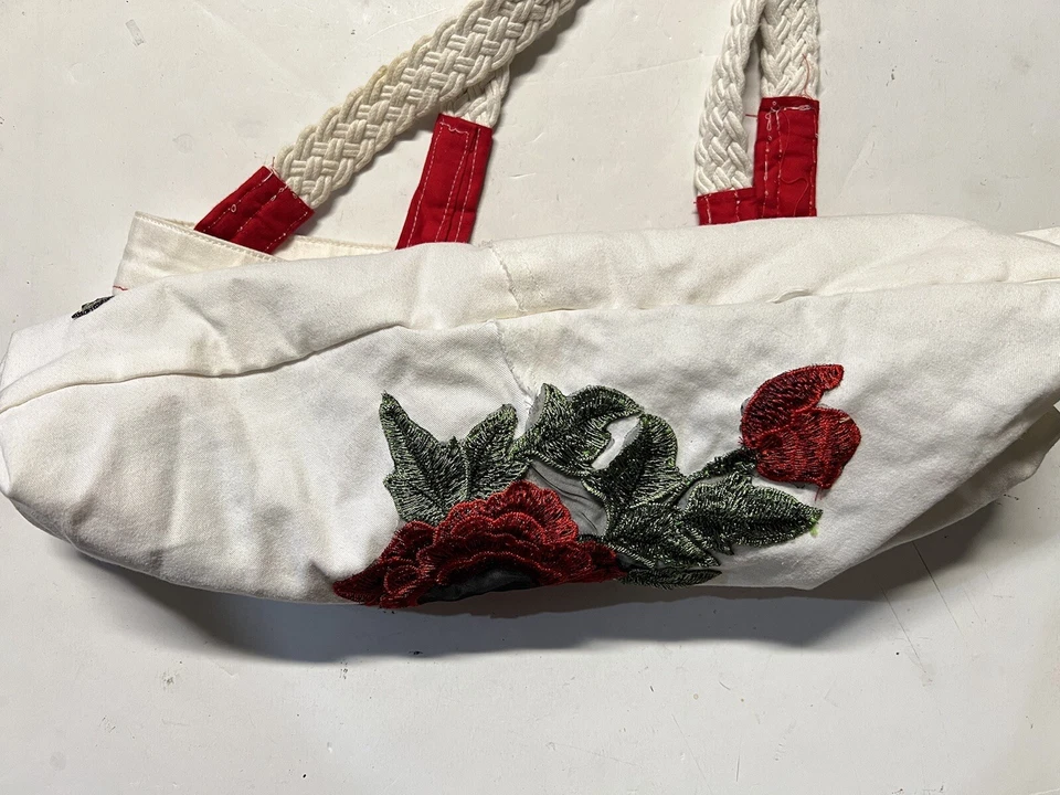Dickies Foral Roses Reworked Custom Stitched Recycled Tote Bag White / Red - Image 4 of 4
