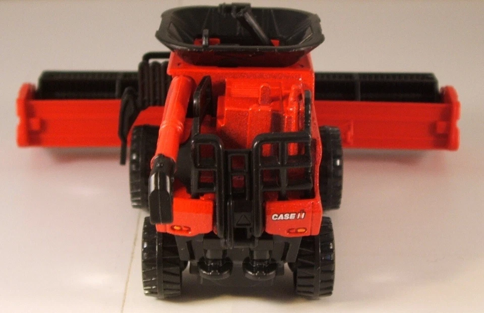 MATCHBOX Real Working Rigs #RW013 Case I-H Combine Harvester, 2010 issue (LOOSE) - Image 3 of 4