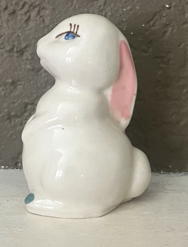 VINTAGE SHAWNEE POTTERY (OH 1937-1961) BUNNY RABBIT FIGURINE