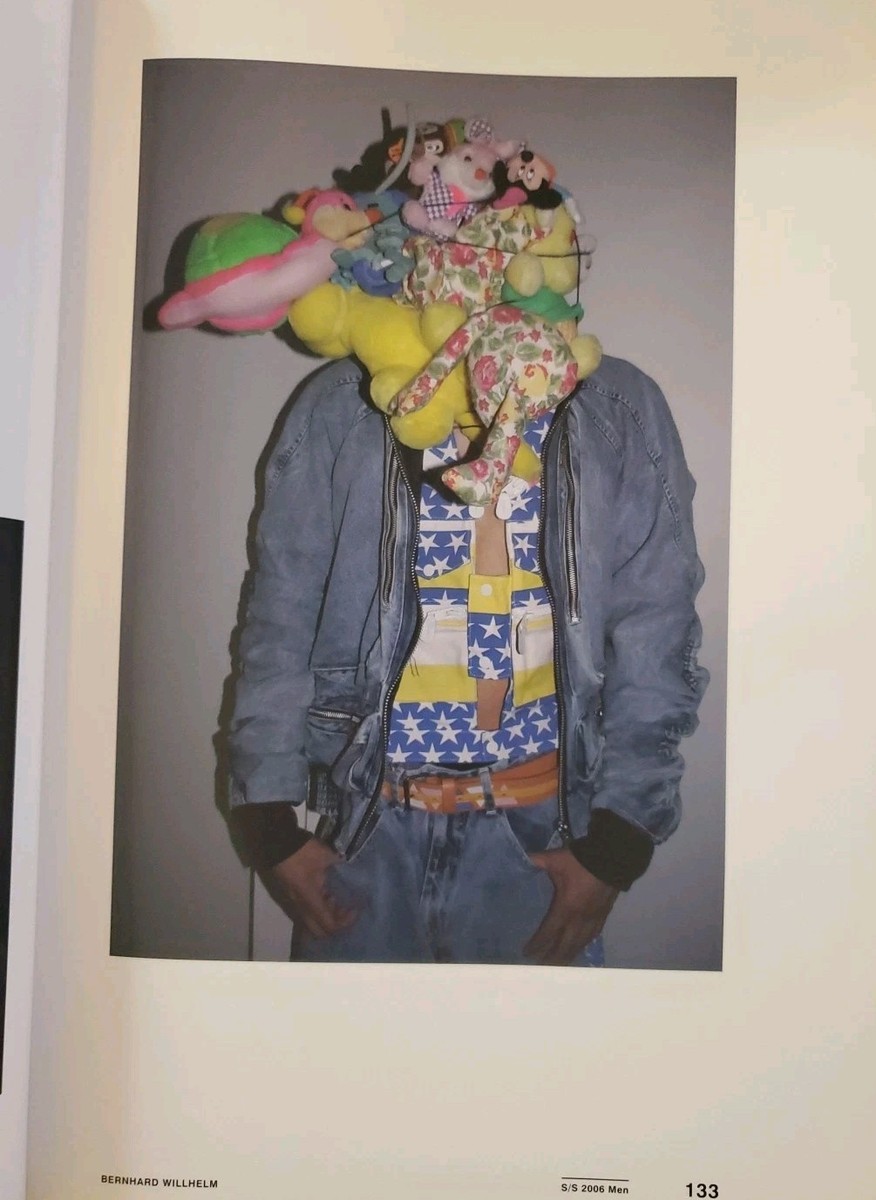 アート・デザイン・音楽 NOT A TOY Fashioning Radical Characters Not a Toy: Fashioning Radical Characters - Pictoplasma 2011