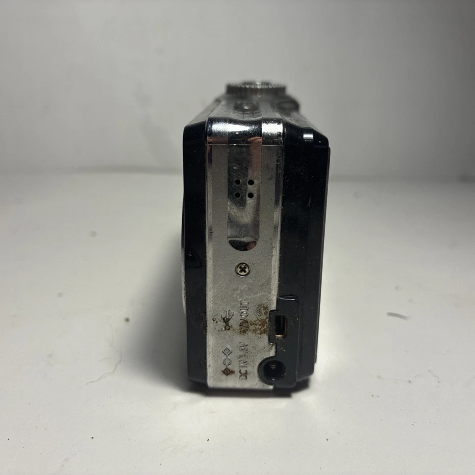 General Electric GE A730 Digital Camera 7.0 Megapixels Black (UNTESTED) - Image 3 of 4