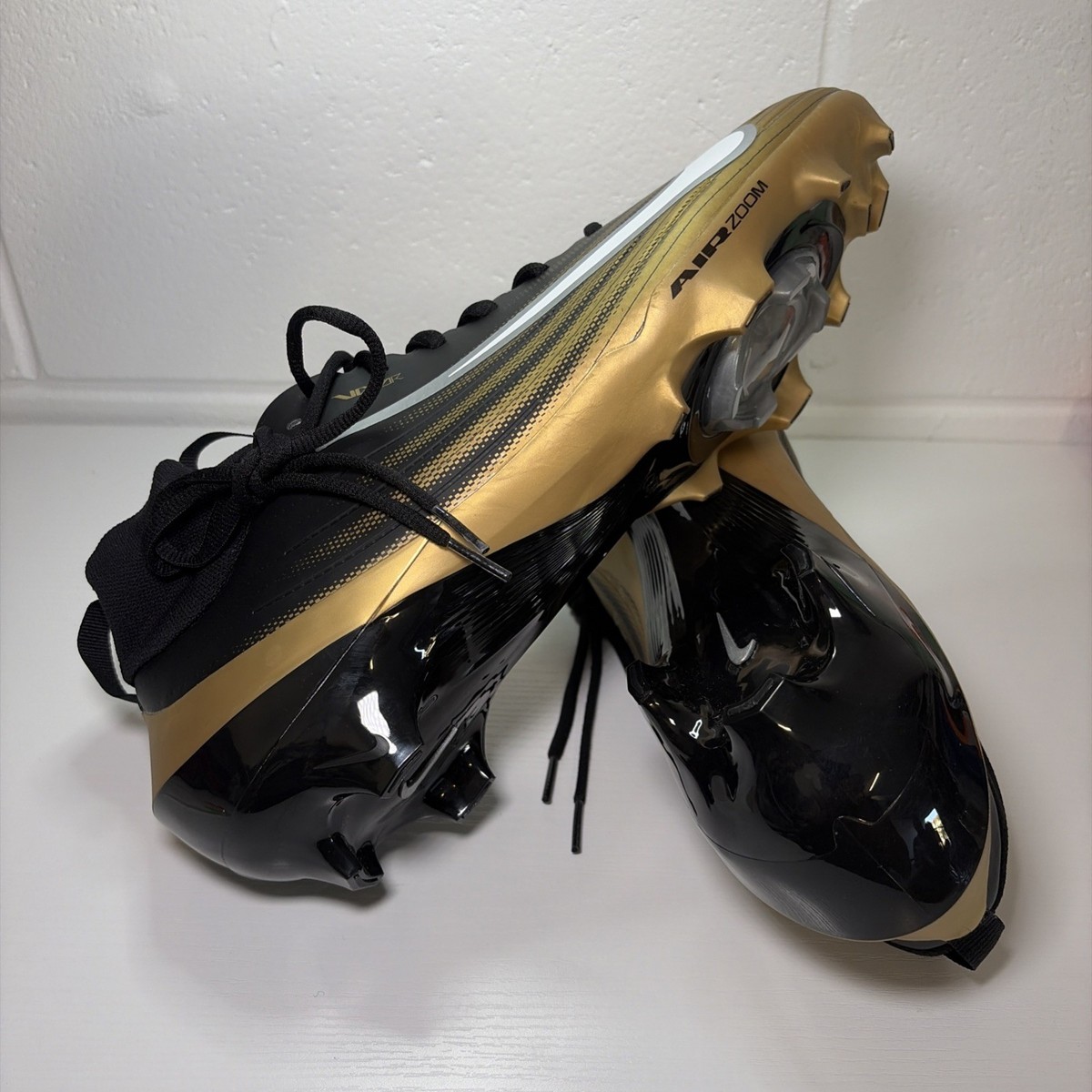 Mens 9.5-Nike Air Zoom Vapor Pro 1 Black Gold FB3298-003 nby Football Cleats Nike Zoom Air Vapor Pro 1 Black & Gold Football Cleats Men main image 3