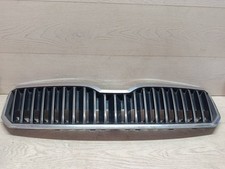 Calandre Skoda SUPERB