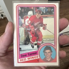 O-Pee-Chee 1984 Steve Yzerman Rookie #67 Detroit Red Wings NHL Card. rookie card picture