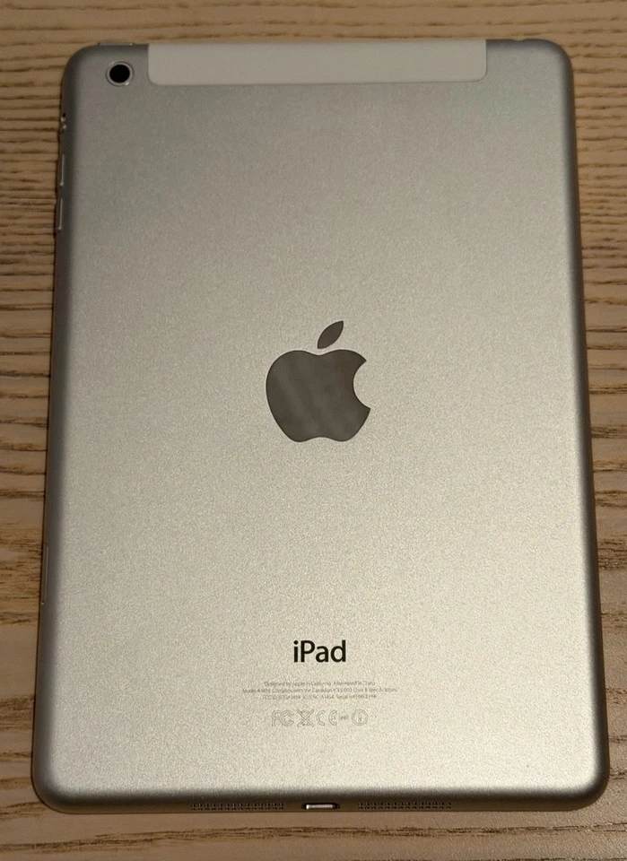 Apple iPad Mini 1st Generation WiFi And GSM White And Silver - Image 2 of 4