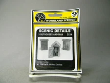 WOODLAND SCENICS HO SCALE 3 OUTHOUSES & MAN figure out buildings WDS214 NEW
