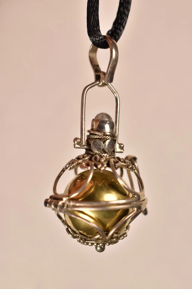 *BOLA ARMONÍA* Colgante Balinés + Medallón Jaula Timbre Piedra Lunar Simulada 7.7g Foto 3 de 4