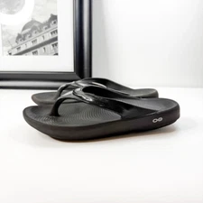 Oofos Women's OOlala Recovery Flip Flops in Glossy Black size 10