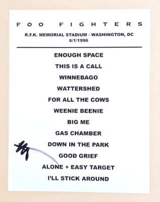 FOO FIGHTERS William Goldsmith SIGNED 8.5x11'' PHOTO Setlist DRUMMER COA
