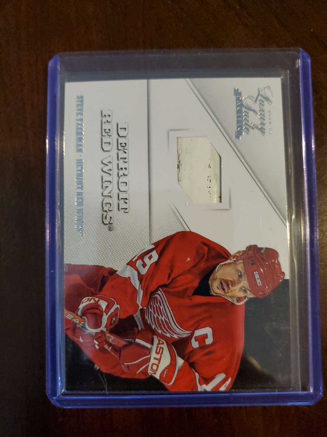 2012-13 Rookie Anthology Luxury Suite Steve Yzerman Stick Relic